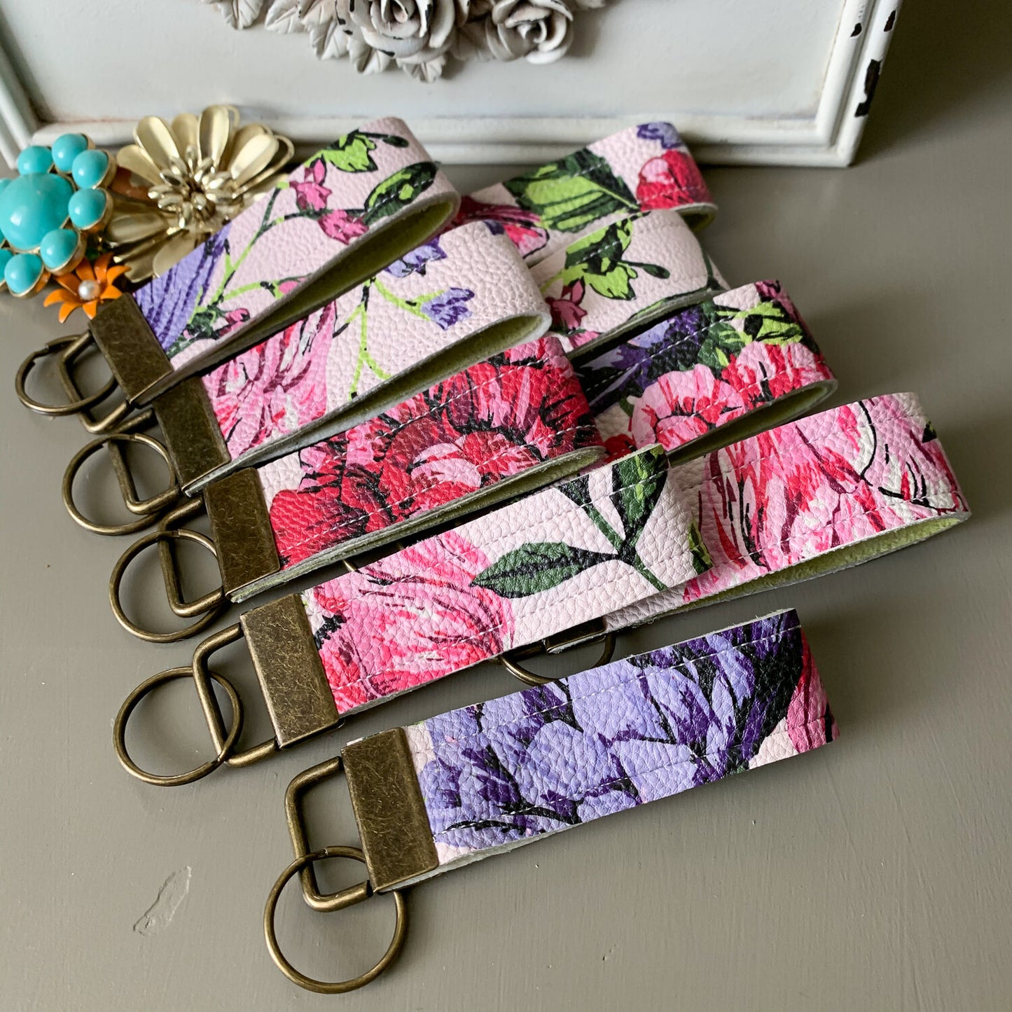 BETSEY JOHNSON KEY FOB