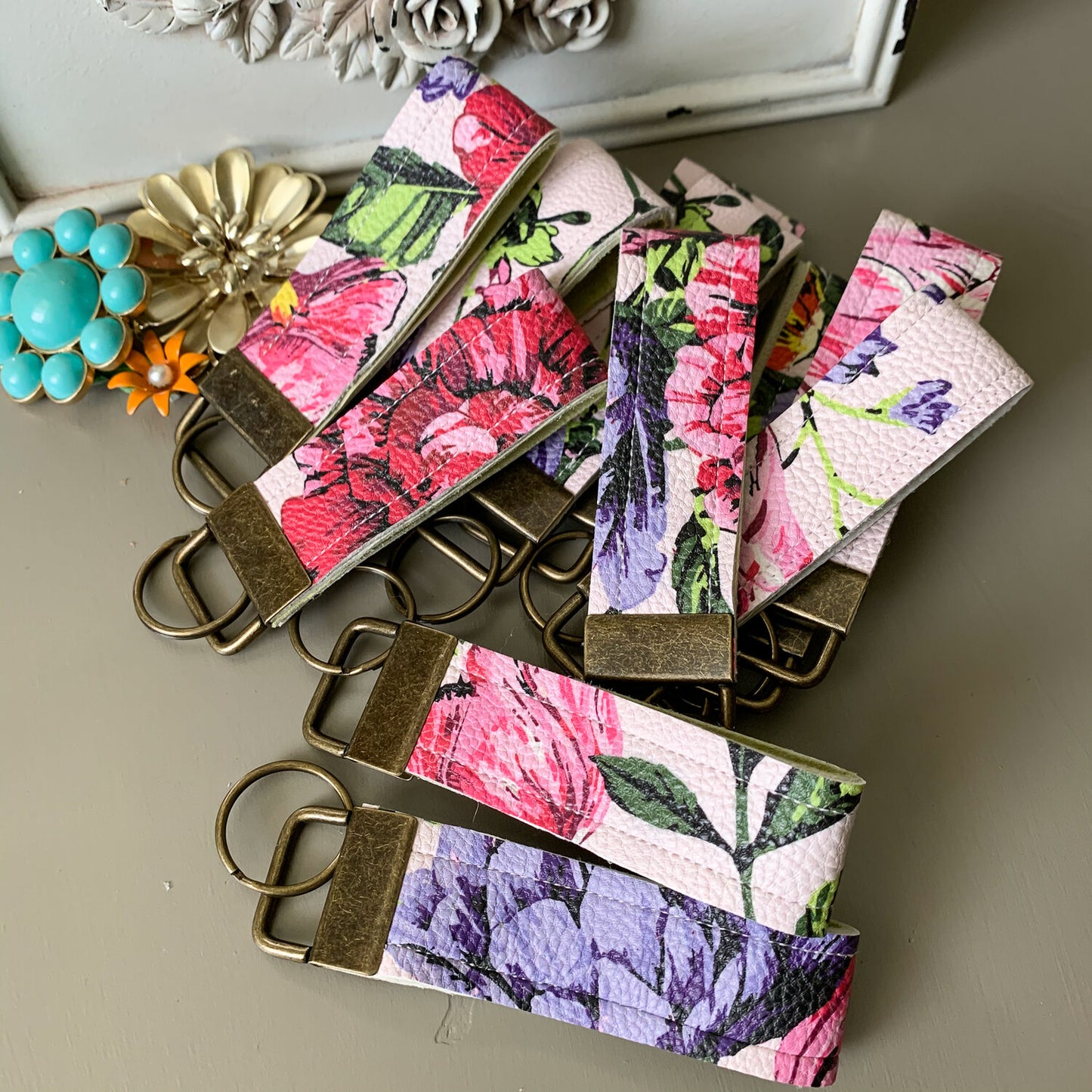 BETSEY JOHNSON KEY FOB