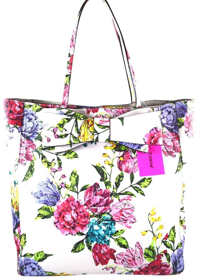 BETSEY JOHNSON KEY FOB