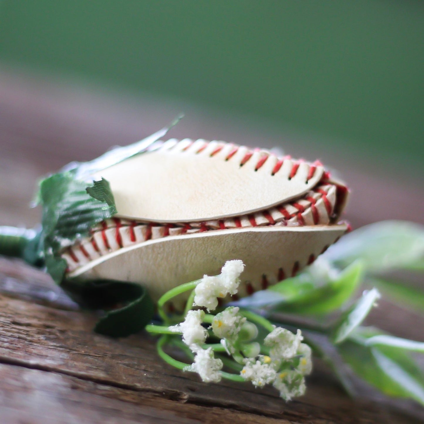 BASEBALL BOUTONNIERE