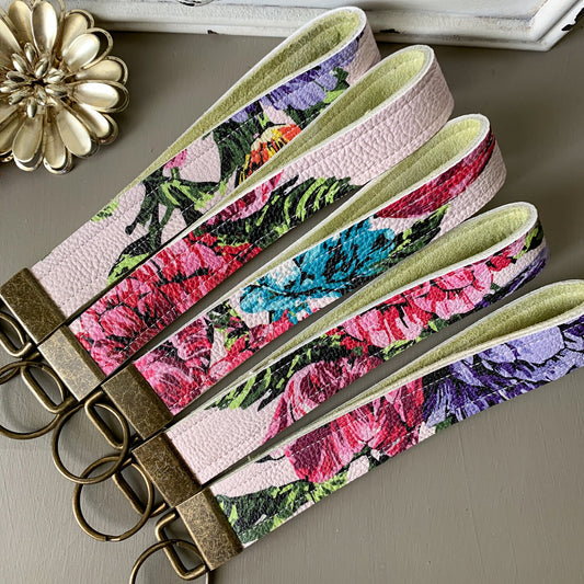 BETSEY JOHNSON WRISTLET