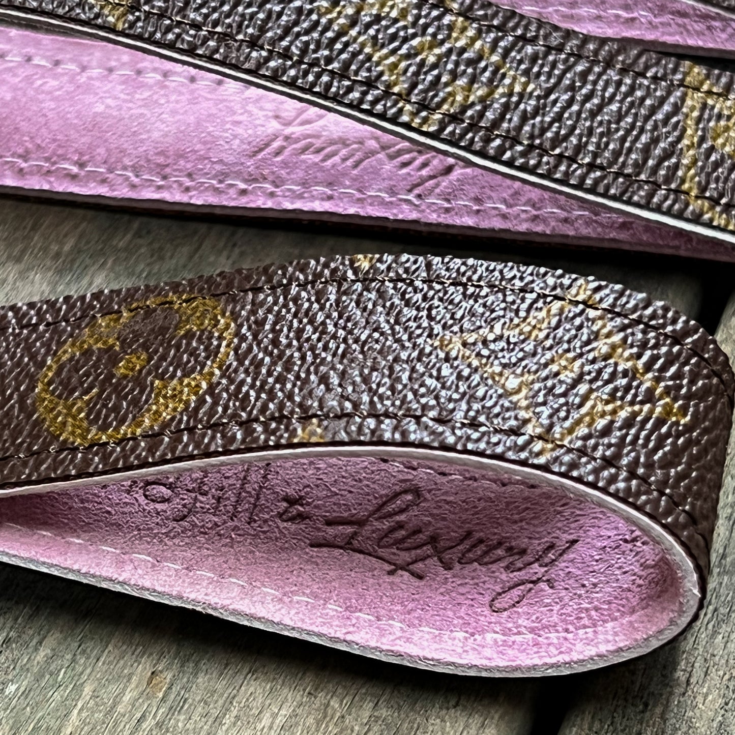 LOUIS VUITTON WRISTLET - LILAC