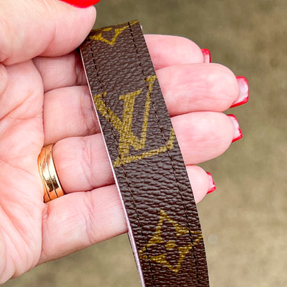 LOUIS VUITTON WRISTLET - LILAC